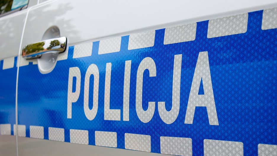 Logował się na konto byłej dziewczyny. Policja postawiła mu 190 zarzutów