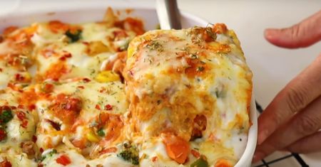 Chlebowa lasagne podbija polskie stoły. Sprawi, że już nigdy nie wyrzucisz czerstwych kromek
