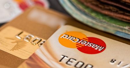 Visa i Mascercard podniosą limit płatności bez PIN-u. Zmiany mogą nastąpić w tym roku