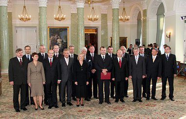 Rząd Kazimierza Marcinkiewicza zaprzysiężony