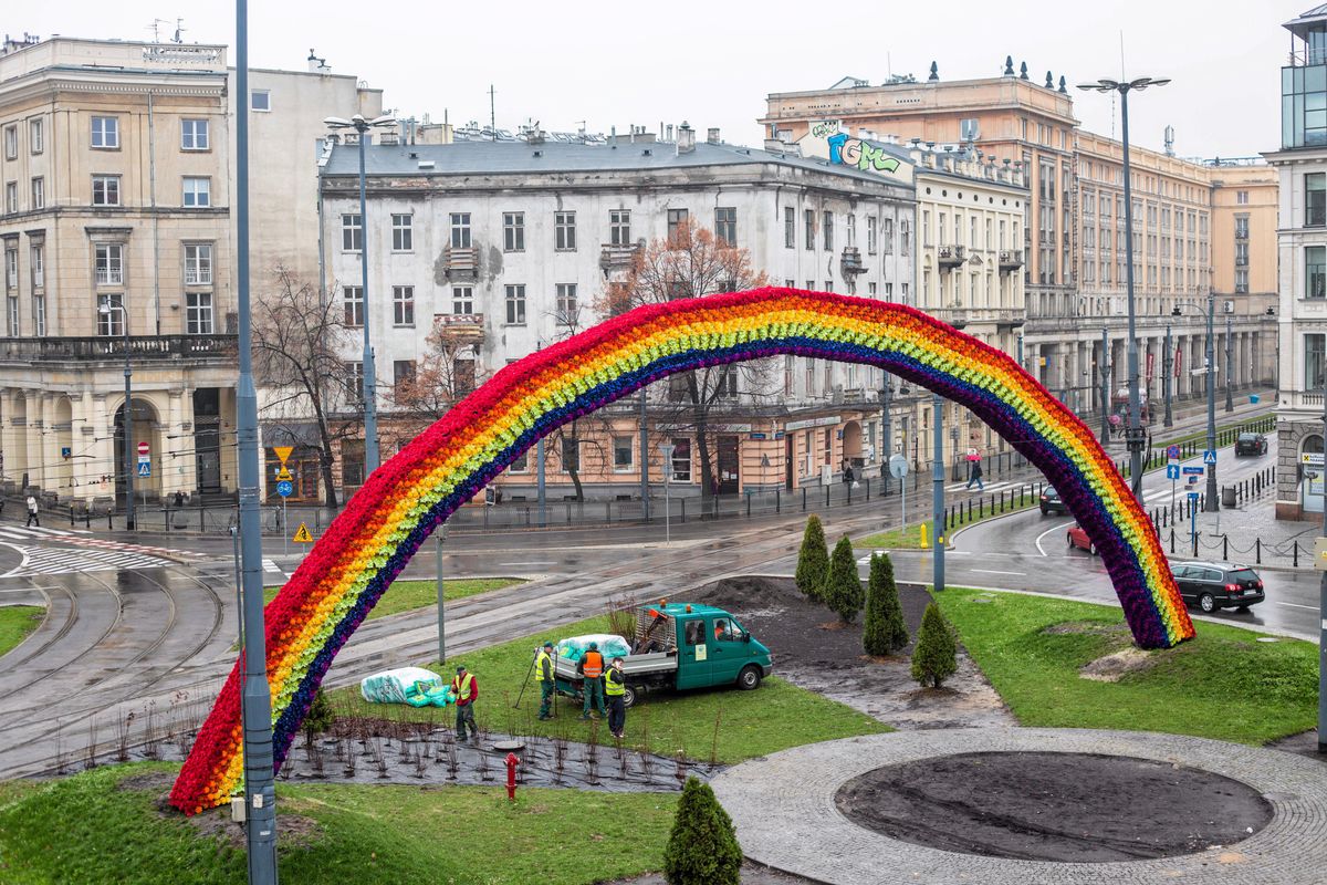 Symbol ruchu LGBT wróci na Plac Zbawiciela? Tym razem ma być niezniszczalna