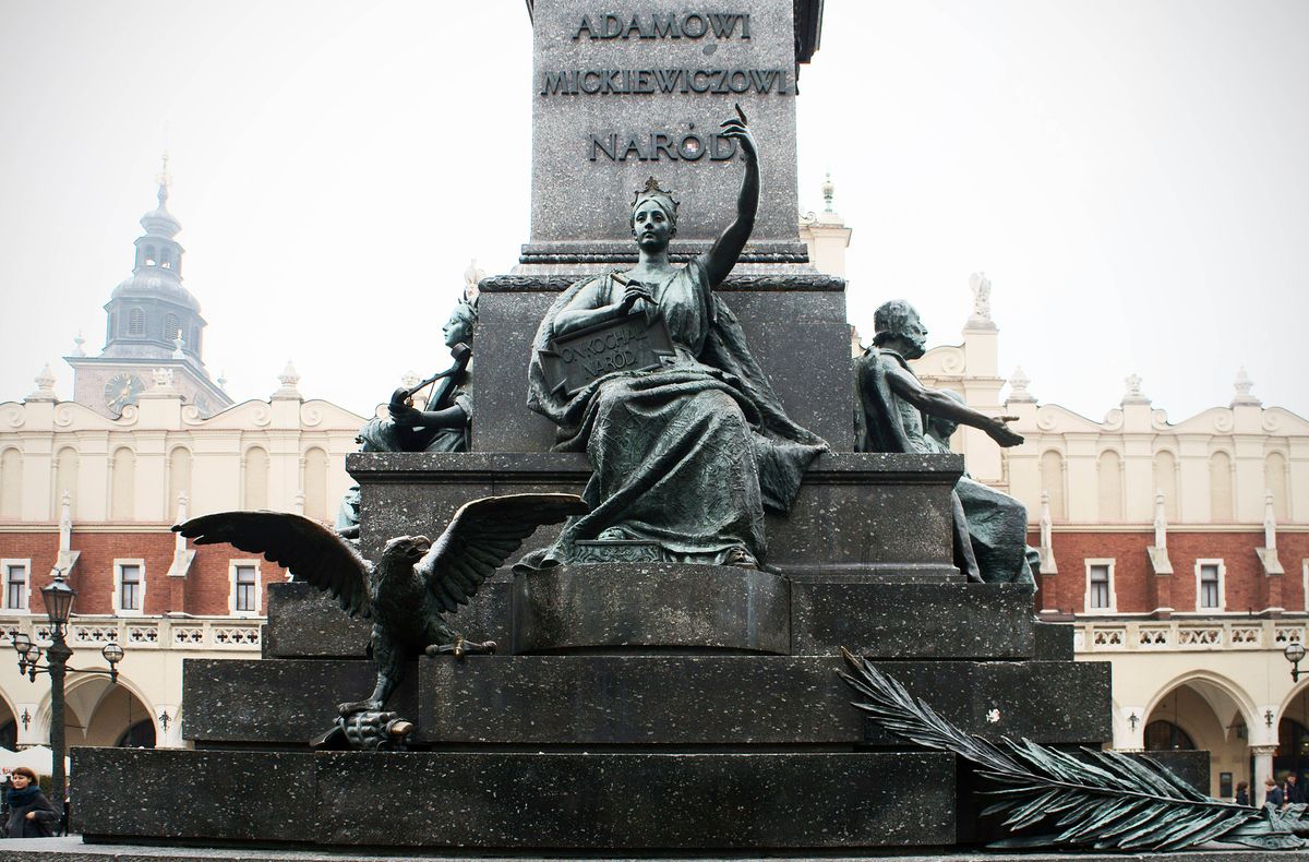 Zniknie kropka z pomnika Mickiewicza w Krakowie