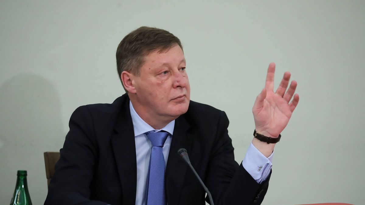 Andrzej Parafianowicz zeznaje przed komisją śledczą.