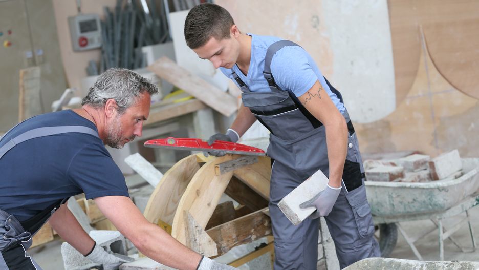 Praca uczy nastolatków odpowiedzialności