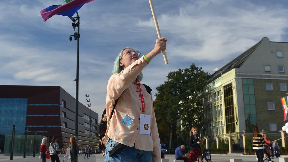 Tęczowy Piątek 2019. Akcja po raz czwarty ma miejsce w polskich szkołach.