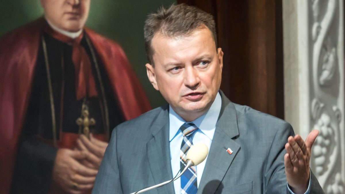Szef MSWiA Mariusz Błaszczak przemawia w Sanktuarium NMP Gwiazdy Nowej Ewangelizacji i św. Jana Pawła II w Toruniu.
