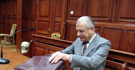 Maria Kiszczak sama wydała papiery po mężu. Willi generała nikt nie przeszukał