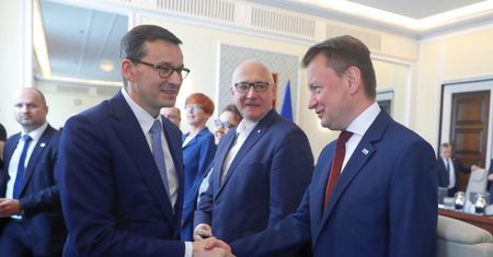 Ministrowie ujawnili swoje majątki. Wysokie pensje, domy, auta i pożyczki