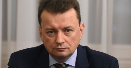 Bulwersująca sprawa tablicy smoleńskiej bez jednego nazwiska? Błaszczak komentuje