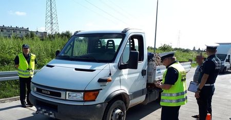 Inspektorzy zatrzymali przeładowane dostawczaki. Rekordzista ważył o 5 ton za dużo