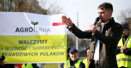 AgroUnia z kontraktem od państwa. 89 tys. zł za promocję na Facebooku