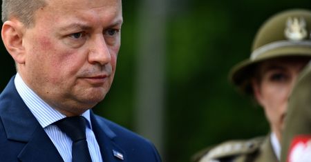 Kalendarz z roznegliżowaną i kuszącą kobietą. Prosto od spółki zależnej od PGZ