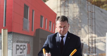 Miały być ławki Błaszczaka na 100-lecie niepodległości. Będą, ale na Boże Narodzenie