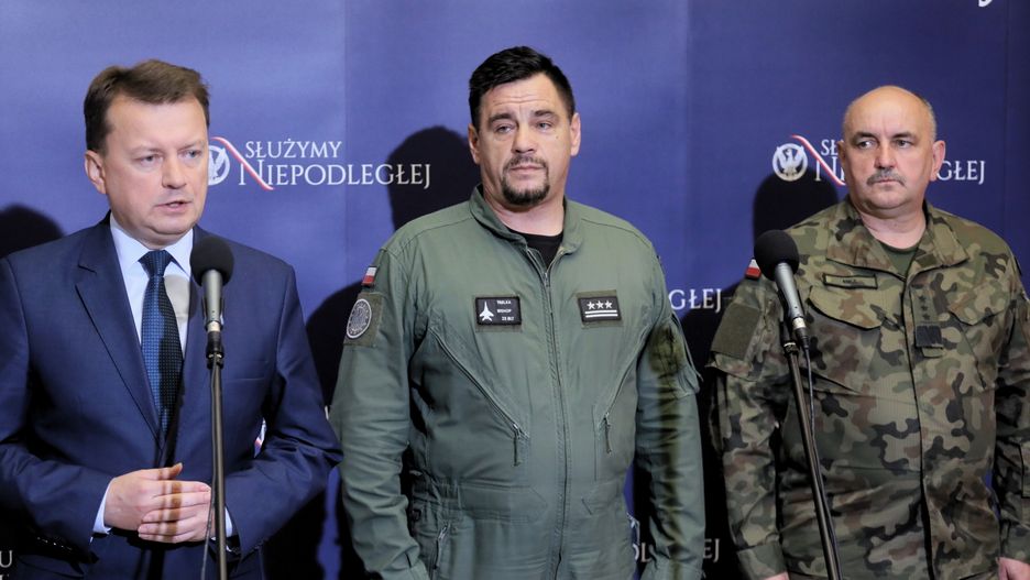 Mariusz Błaszczak oznajmił, że nie ma informacji, aby inne osoby, na ziemi, zostały poszkodowane podczas katastrofy