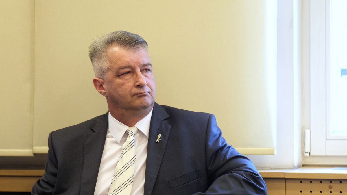 Robert Janeczek w katowickim sądzie w trakcie piątkowej rozprawy.