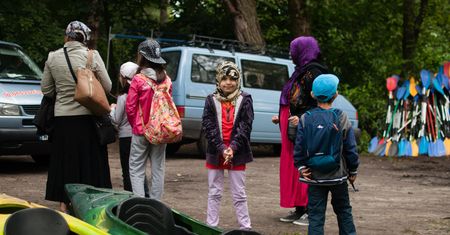 Z uchodźcami na kajaki. Marina Hulia: są dla mnie jak rodzina