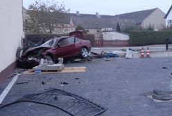 Jechał samochodem, ale twierdzi, że nim nie kierował. 20-latek rozbił auto i zniszczył ogrodzenie