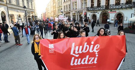 Konflikt w stowarzyszeniu "Wiosna". Do akcji wkracza sąd