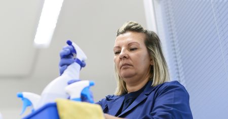 Ekskrementy poza toaletą, krew na podłodze. To jak zachowujemy się w pracy wiele o nas mówi