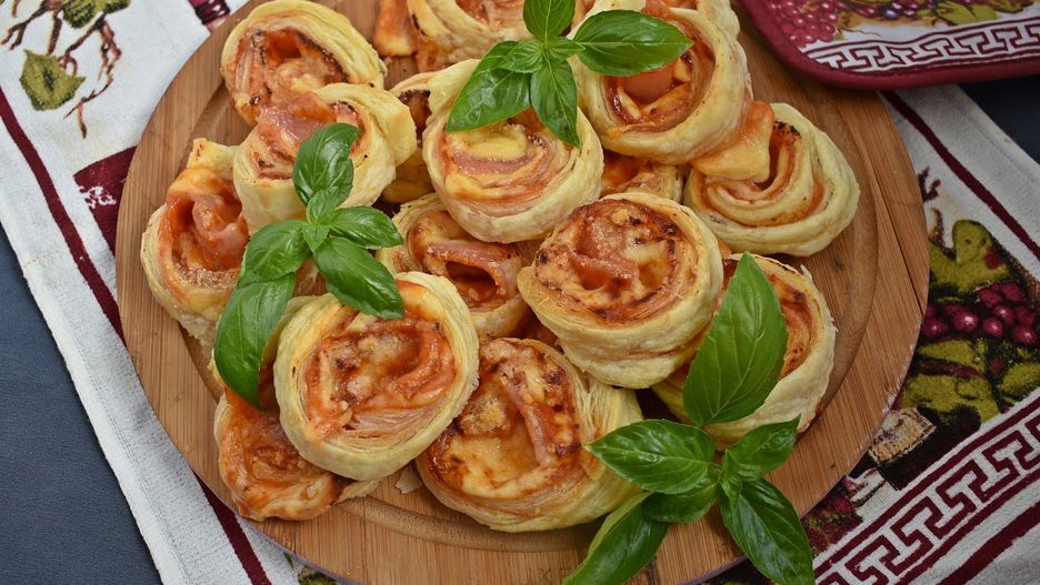 Francuskie ślimaczki z szynką i parmezanem