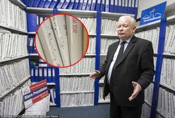 Jarosław Kaczyński i jego teczki. Prezes PiS archiwizuje wszystko