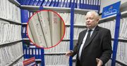 Jarosław Kaczyński i jego teczki. Prezes PiS archiwizuje wszystko