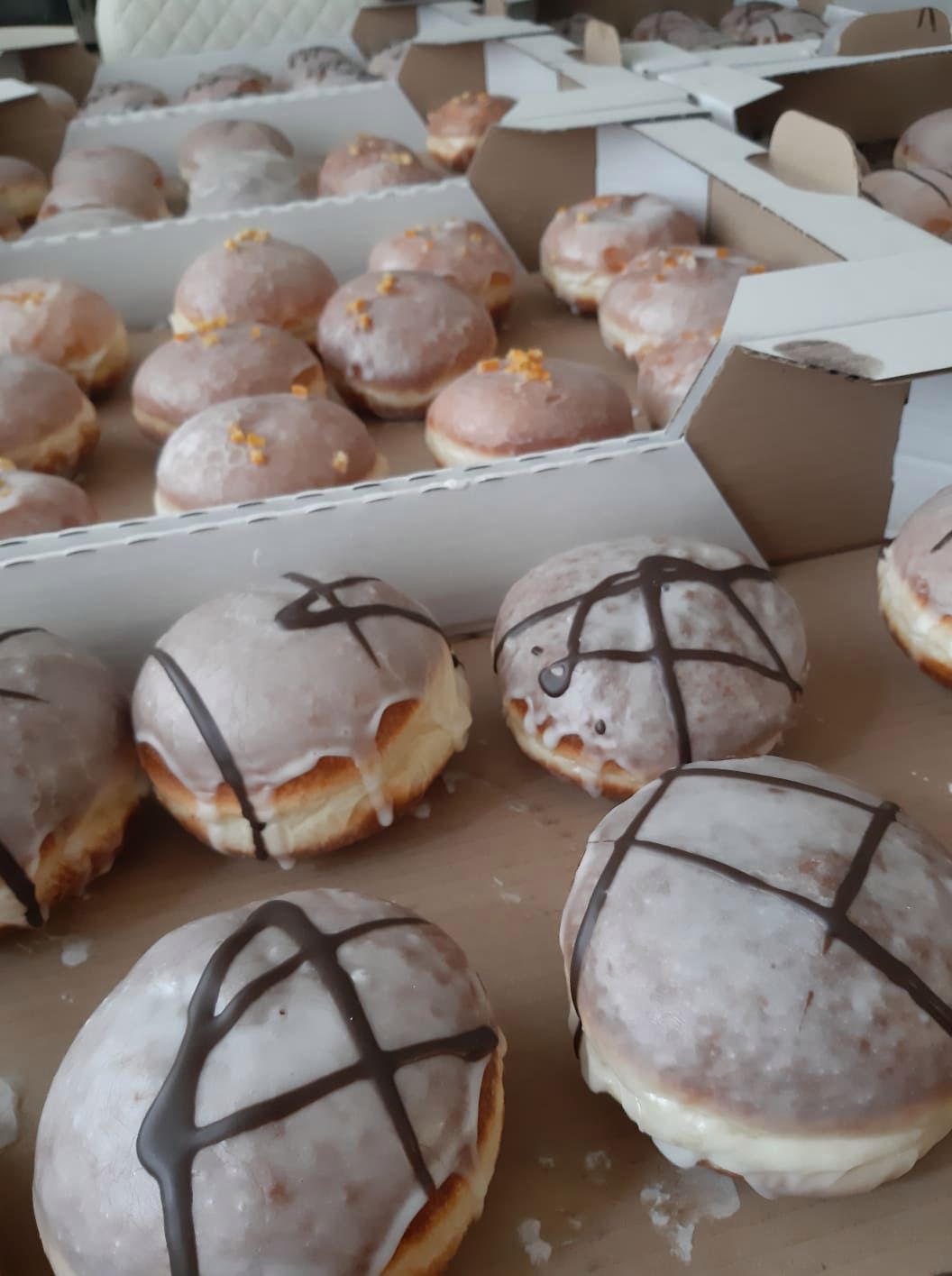 Jak wykorzystać czerstwe pączki. Kilka praktycznych porad