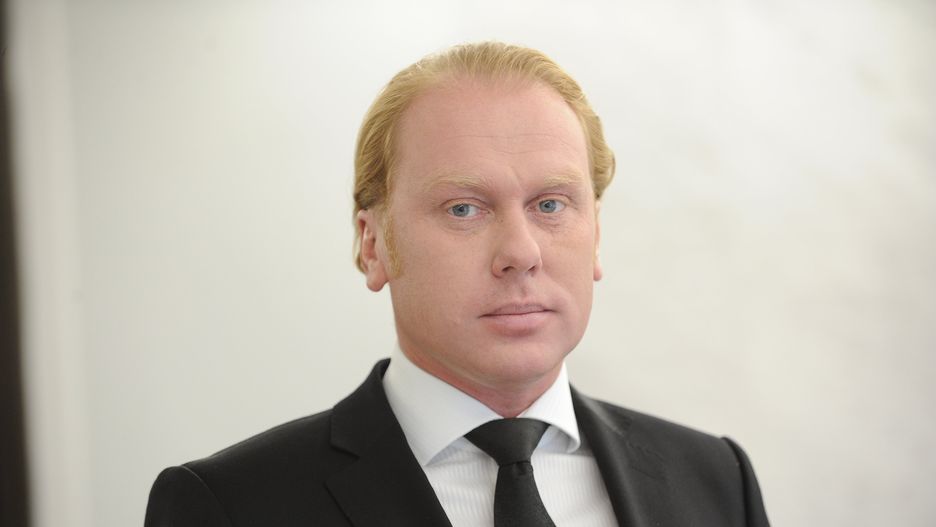 41-letni senator PiS Grzegorz Peczkis.