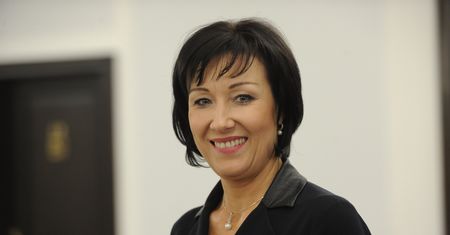 Pomalowali drzwi biura posłów PiS w Węgorzewie. Policja szuka sprawców