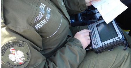 Turecka rodzina z fałszywymi dowodami osobistymi chciała wjechać do Polski
