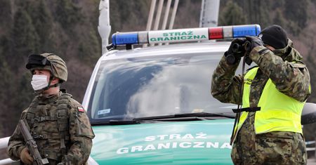 Udaremniona próba przemytu. Zrzucali papierosy z motolotni