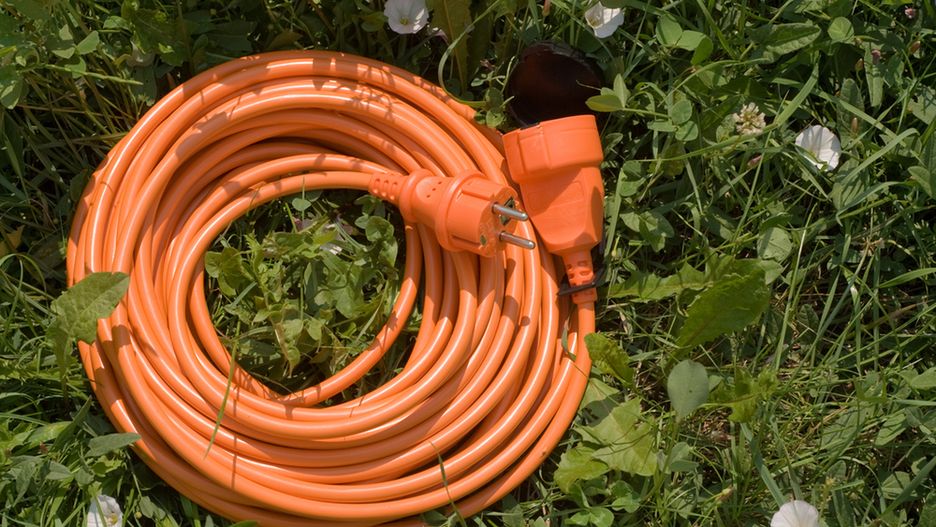 Podczas wybierania osprzętu do zewnętrznej instalacji elektrycznej trzeba kłaść nacisk na elementy o podwyższonym stopniu ochrony od porażeń.