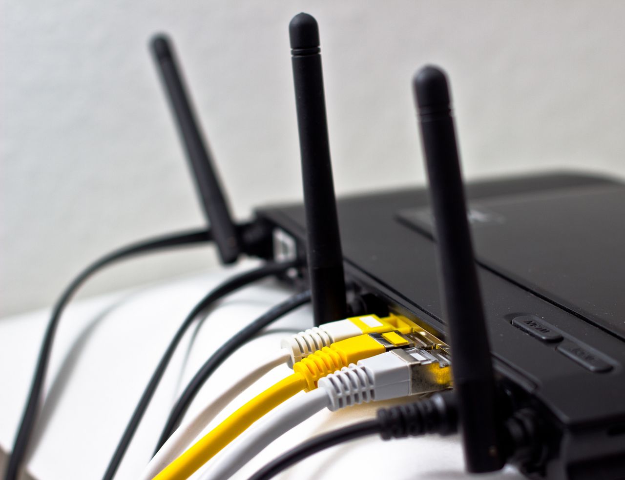 Masz router popularnej firmy? CIA od lat mogło cię podsłuchiwać