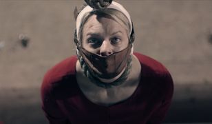 Recenzenci dali się nabrać. "Opowieść podręcznej" to machina pełna coraz tańszej przemocy