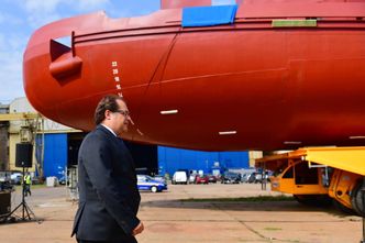 Lodołamacz "Puma" sklejony taśmą. Stocznia zabiera głos