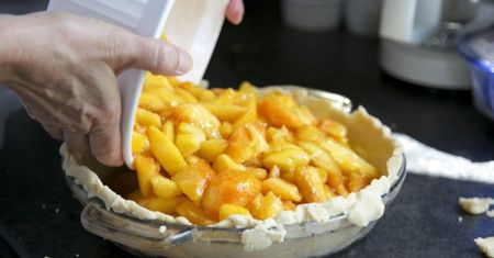 Takiej szarlotki, jaką robi babcia Róża, nie robi nikt. Najlepsza na ciepło z lodami