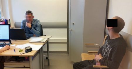 Wpychał je do windy i tam napadał. Starsze kobiety były bezradne wobec oprawcy