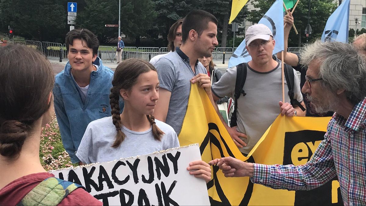 Wakacyjny strajk klimatyczny przed Sejmem. Pojawili się ludzie RPO