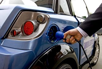 Flota służbowa na prąd. Firmy chcą jeździć ekologicznie