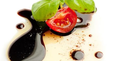 Ocet balsamiczny w diecie. Właściwości zdrowotne octu balsamicznego