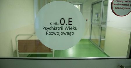 Dzieci na oddziałach psychiatrycznych dla dorosłych? Awaryjne rozwiązanie NFZ