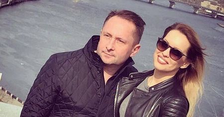 Kamil Durczok pokazał zdjęcie z młodszą partnerką. Dodał mocny podpis