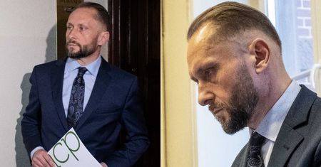 Wyraźnie wychudzony Kamil Durczok stawił się na rozprawie w sądzie (FOTO)