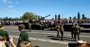 Zabytkowy czołg T-34 spadł z lawety. Wielka parada zakończona klapą