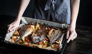 Ryba, bigos, czosnek. Jak szybko pozbyć się brzydkich zapachów po gotowaniu?