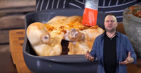 Strzelczyk zrobił kurczaka z pieca, który rozpływa się w ustach. Tak delikatnego mięsa nie próbowałeś