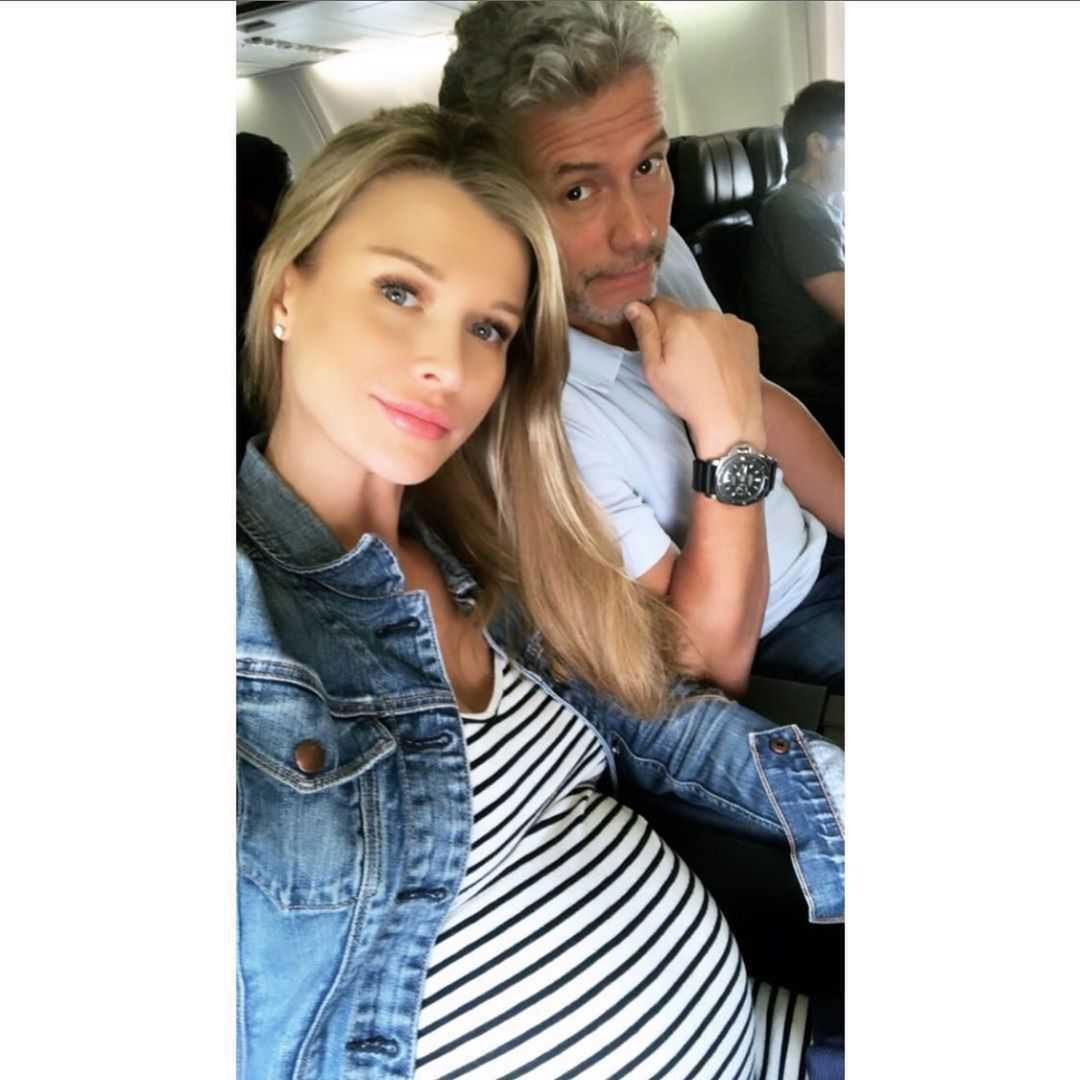 Joanna Krupa i Douglas Nunes na pokładzie samolotu