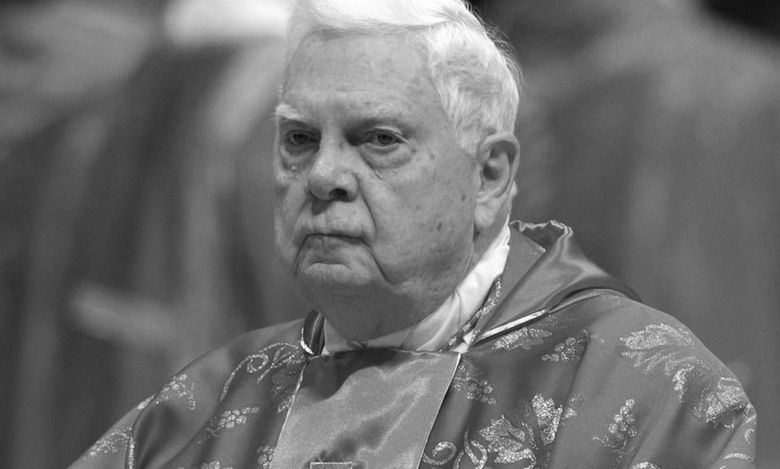 Kardynał zamieszany w potężny skandal z pedofilią w Kościele nie żyje
