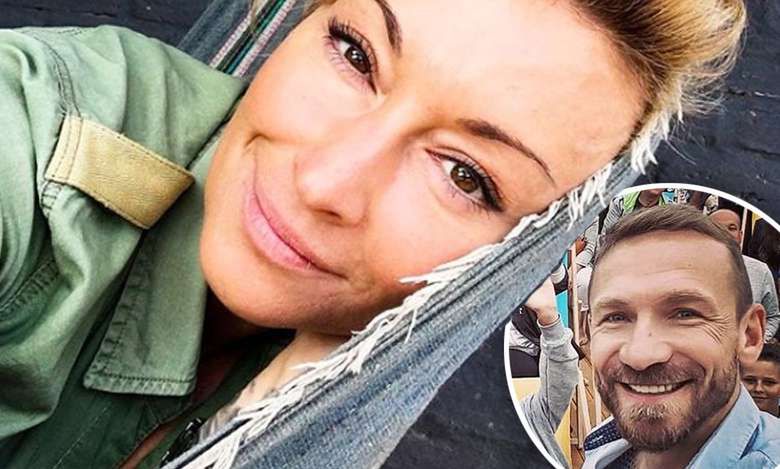 Co za widok! Martyna Wojciechowska zrzuciła ubrania i w samym staniku robi kolejny tatuaż. Ten będzie dla Przemka?