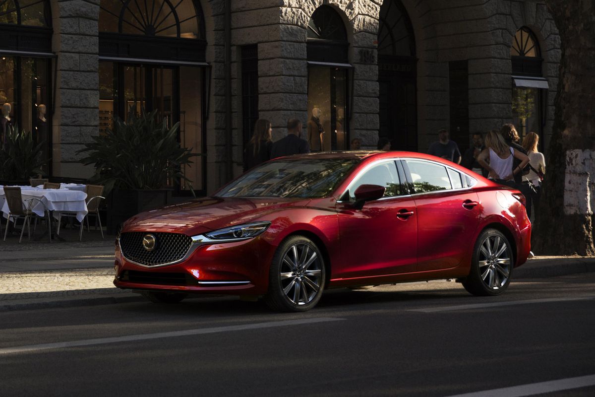 Mazda 6 po zmianach debiutuje w Los Angeles. Japońskie auto będzie bardziej luksusowe